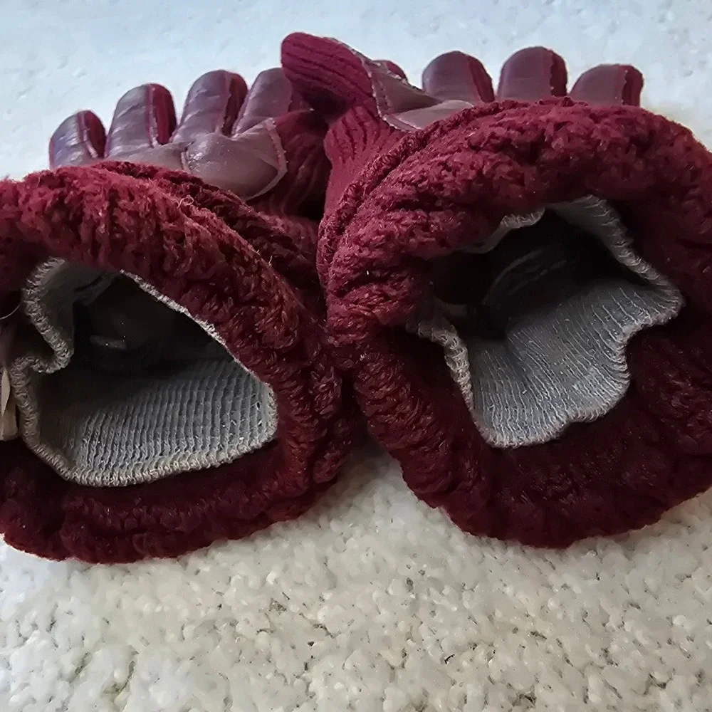 Vintage Womens Burgundy‎ Knit Gloves Lined Winter Warm Fashion Accessories 1970s